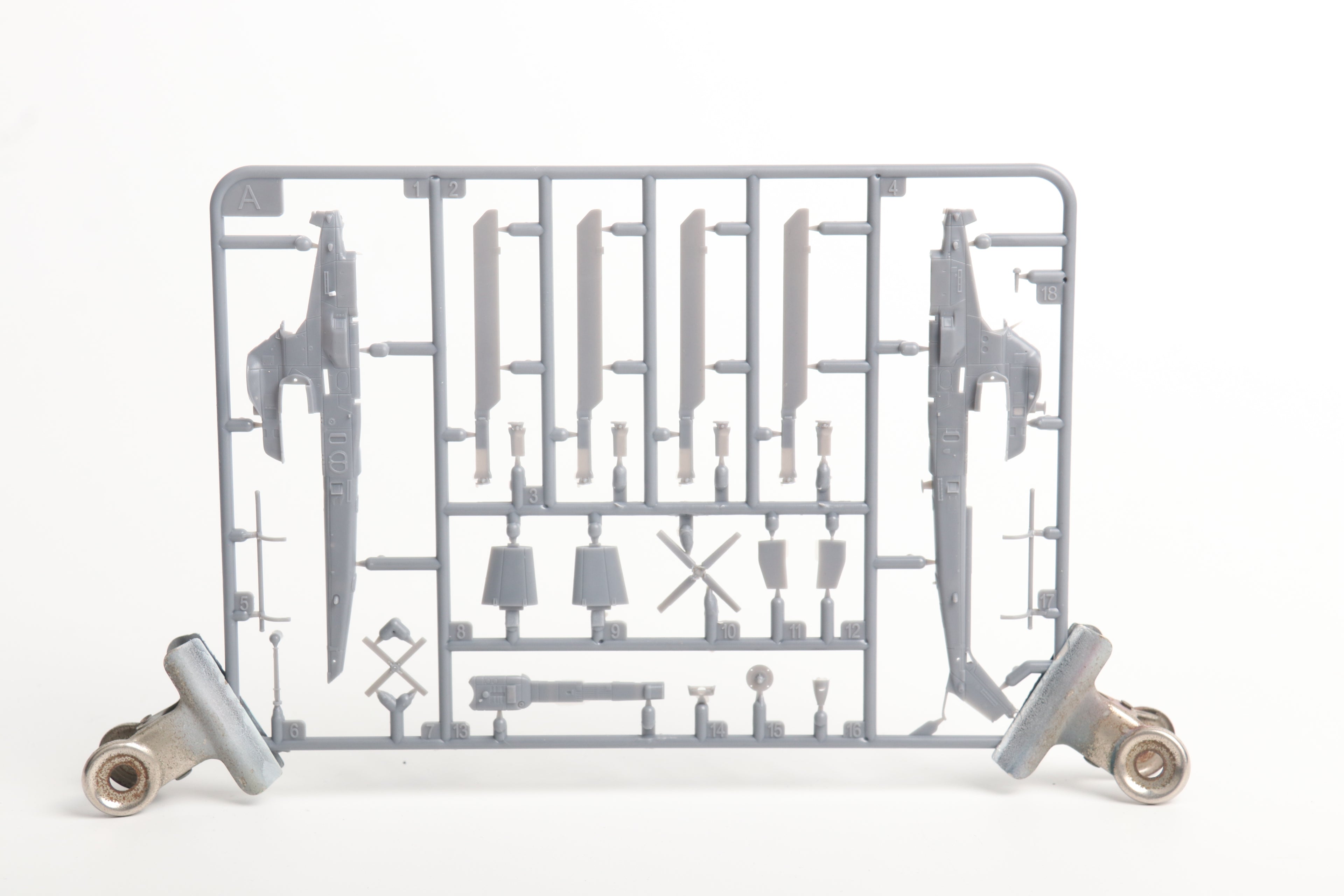 AH-1Z Viper Attack Helicopter — 1/144 Scale Model Kit B