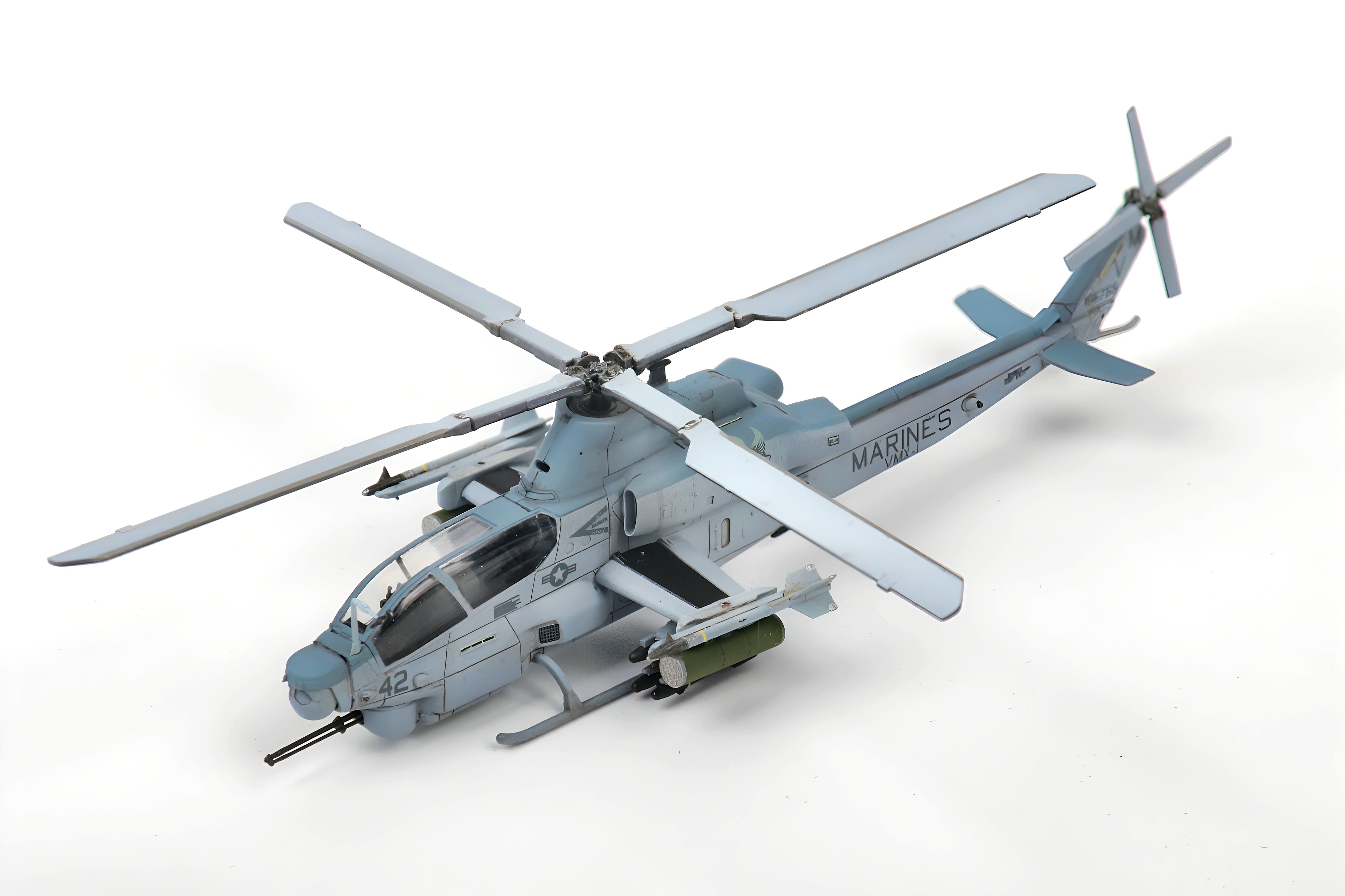 AH-1Z Viper Attack Helicopter — 1/144 Scale Model Kit A