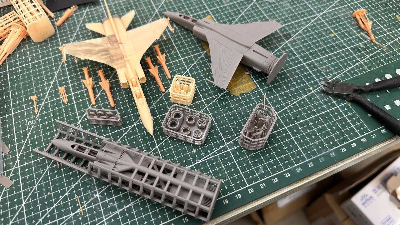 JH-7A "Flounder" Fighter-Bomber Model Kit — 1/144 Scale