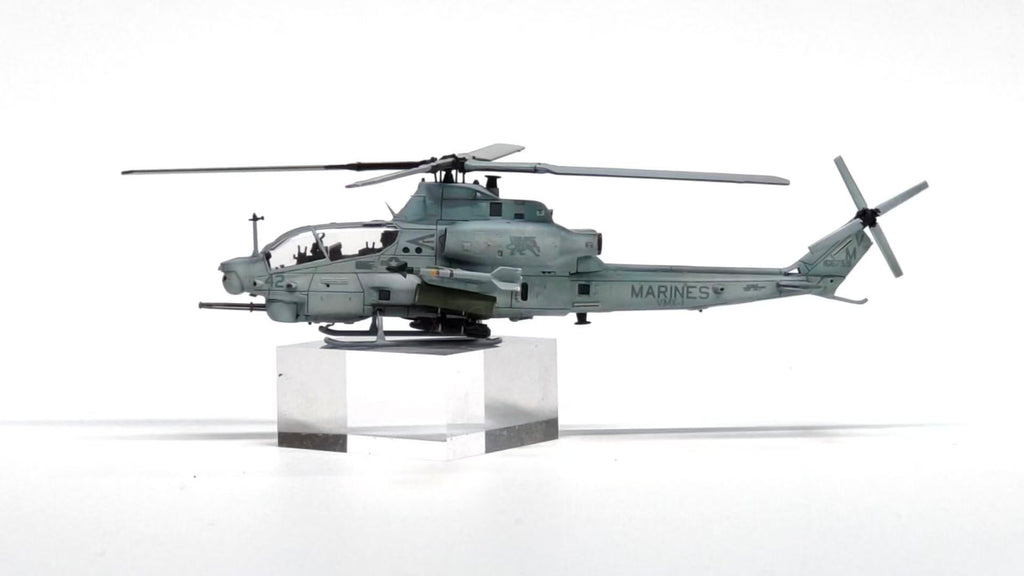 AH-1Z Viper Attack Helicopter — 1/144 Scale Model Kit A